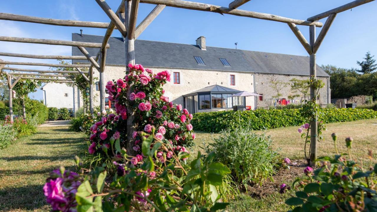 Au Manoir Des Loges Bed and Breakfast Quettreville-sur-Sienne Exteriör bild